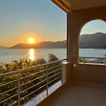 Mangata Seaside *