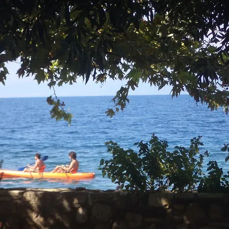 Διαμέρισμα Mangata Seaside *